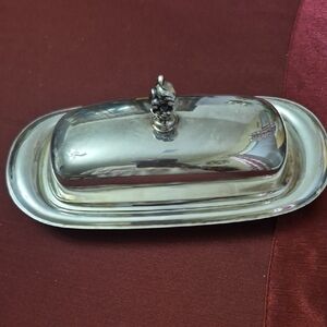 WM Rogers Silver Plated Butter Dish with Lid And Glass Liner Model 987